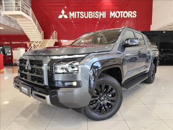 MITSUBISHI TRITON 2.4 BITURBO DIESEL CD KATANA 4X4 AUTOMÁTICO MITSUBISHI TRITON 2.4 BITURBO DIESEL CD KATANA 4X4 AUTOMÁTICO